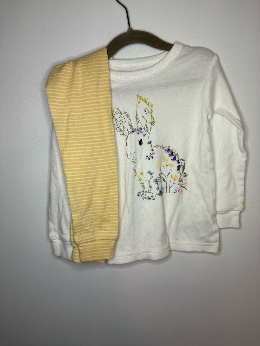 Gap Kids organic cottonWhite Long-Sleeve Bunny Top with Yellow Floral Design